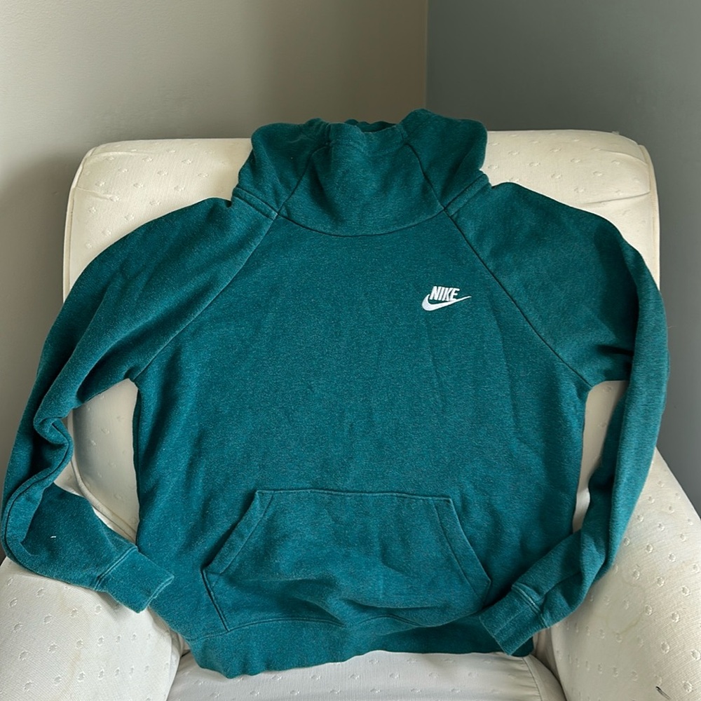 Nike women’s hoodie